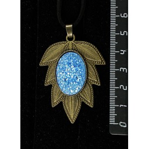 Кулон c кабошоном из пластика "щетка кристаллов",  цвет морская волна, овал 25х18мм, "лист"