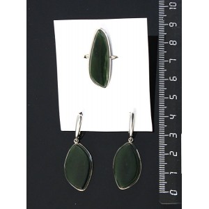 Кольцо и серьги из нефрита, листик 23х14мм р-р 17-19мм