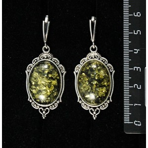 Серьги из янтаря иск., цвет зеленый, овал 25х18мм, оправа "медальон", швензы посеребрение
