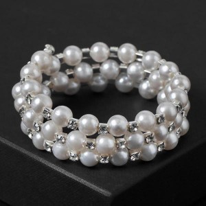 Браслет-пружинка "Жемчужный ряд" 3 ряда, d=6,5 цвет белый, цвет серебристый