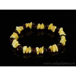 Браслет из янтаря крошка молочный, коньячный Браслет из янтаря крошка молочный, коньячный