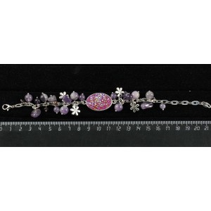 Браслет c кабошоном из пластика "щетка кристаллов", цвет малиновый, овал 25х18мм + аметист