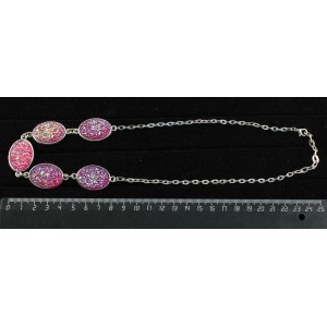 Колье c кабошоном из пластика "щетка кристаллов", цвет малиновый, "5 овалов", камень 25х18мм