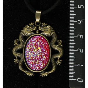 Кулон c кабошоном из пластика "щетка кристаллов", цвет малиновый, овал 25х18мм, оправа цвет бронза "2 дракона"