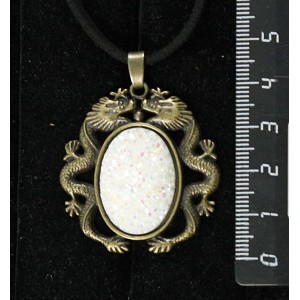 Кулон c кабошоном из пластика "щетка кристаллов", цвет белый, овал 25х18мм, оправа цвет бронза "2 дракона"