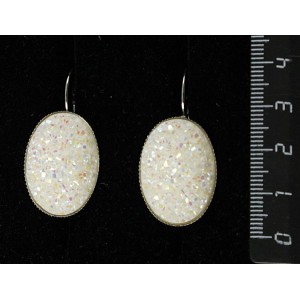 Серьги c кабошоном из пластика "щетка кристаллов", цвет белый, овал 25х18мм, замок петелька