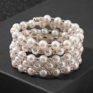 Браслет-пружинка "Жемчужинка" 3 крупных ряда, шахматы,цвет белый