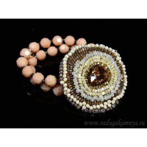 Браслет ручной работы с цирконои и бисером