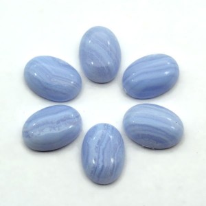 Кабошон из агата голубого (сапфирин) 12*16*6мм