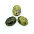 Кабошон из змеевика овал 12*16*5мм