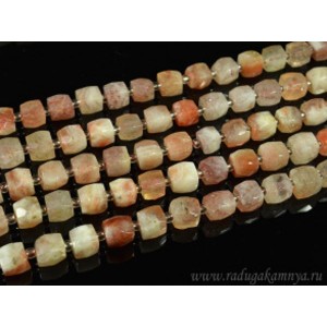 Бусины из солнечного камня кубик гр.10мм, 19см, полнити 15 бусин