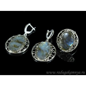 Кольцо и серьги с лабрадором