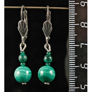 Серьги малахит шарик 8 и 4мм Серьги малахит шарик 8 и 4мм