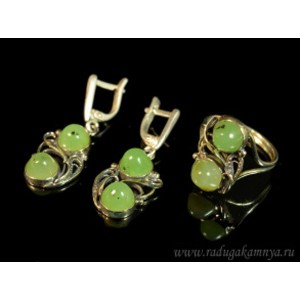 Кольцо и серьги нефрит