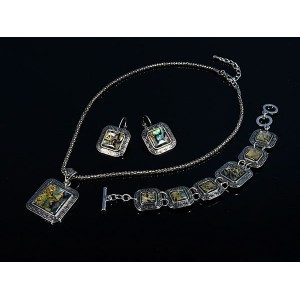 Комплект: кулон, браслет и серьги из гелиотиса в металле, квадрат, узор греческий Комплект: кулон, браслет и серьги из гелиотиса в металле, квадрат, узор греческий