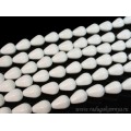 Бусины из агата белого (иск.) капля с гранями 13*18мм, 39см, 22 бусины