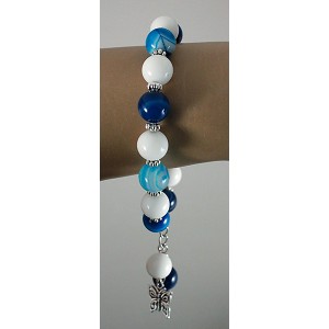 Браслет из агата синего (тонировка) и агата белого (иск.), шарик 10мм, с подвеской