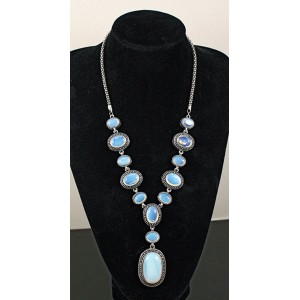 Колье опал - лунный камень (имитация), овалы в металле, кулон овал