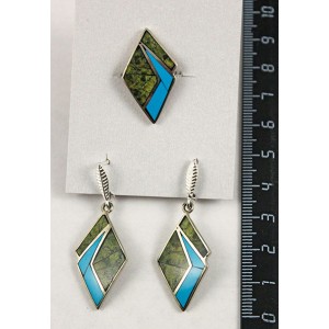 Кольцо и серьги из бирюзы натуральной и змеевика, ромб 29х15мм р-р 17 Кольцо и серьги из бирюзы натуральной и змеевика, ромб 29х15мм р-р 17