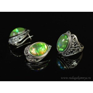 Кольцо и серьги с опалом искусственным, цвет зеленый