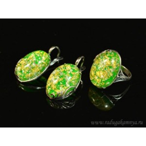 Кольцо и серьги с опалом искусственным, цвет салатовый