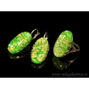 Кольцо и серьги с опалом искусственным, цвет салатовый