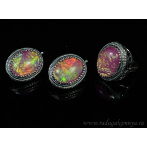 Кольцо и серьги с опалом искусственным, цвет фуксия Кольцо и серьги с опалом искусственным, цвет фуксия