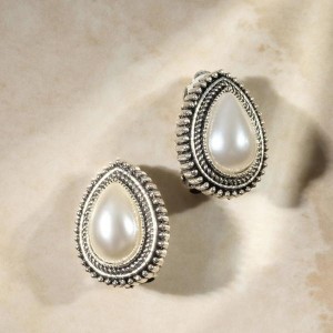 Клипсы "Грейс" капля в огранке, цвет белый, цвет серебристый