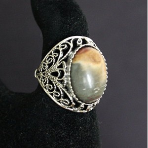 Кольцо из яшмы пикассо, филигрань, ручная работа, камень овал 18х13мм