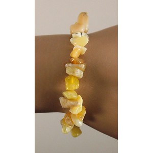 Браслет из опала желтого, галтовка, на резинке