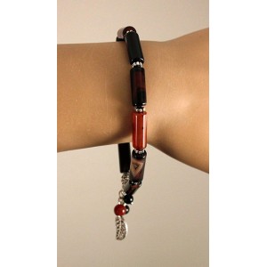 Браслет из сардоникса, цилиндры, с подвеской