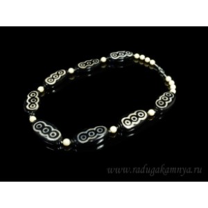 Бусы из агата тибетского овал 22*40мм, шарик 8мм цвет черно-белый, 53см. Бусы из агата тибетского овал 22*40мм, шарик 8мм цвет черно-белый, 53см.