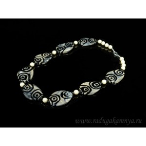 Бусы из агата тибетского овал 28*40мм, шарик 8мм цвет черно-белый, 53см. Бусы из агата тибетского овал 28*40мм, шарик 8мм цвет черно-белый, 53см.