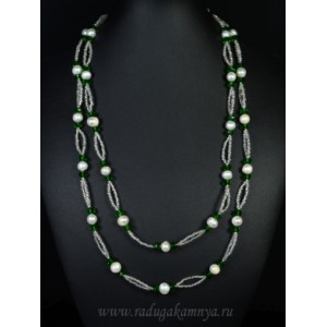 Бусы 115-120см из жемчуга шарик 8-9мм белый с бисером и цирконом зеленым