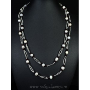 Бусы 115-120см из жемчуга шарик 8-9мм белый с бисером и циконом рубиновым