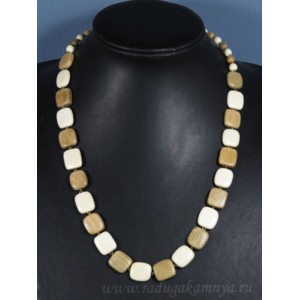 Бусы из дерева квадрат 15мм, 55см Бусы из дерева квадрат 15мм, 55см