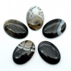 Кабошон из агата глазкового овал, 30*43*9мм.