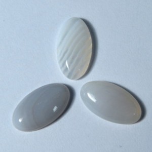 Кабошон из агата серого, 9*16*4мм.