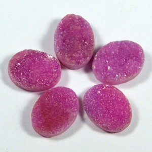 Кабошон из агата тонированного (друза), 12,5*16*6мм.