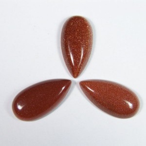 Кабошон из авантюрина (искусственного)капля, 15*30*6,5мм.