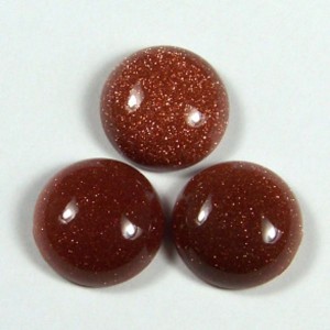 Кабошон из авантюрина (иск.), 12*12*5мм.