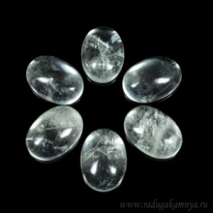 Кабошон из горного хрусталя овал, 13*18*6мм.