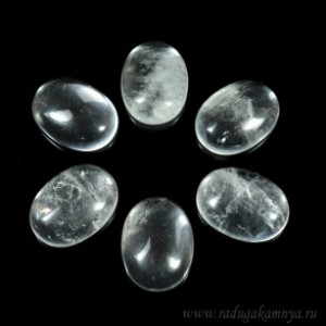 Кабошон из горного хрусталя овал, 15*20*7мм.