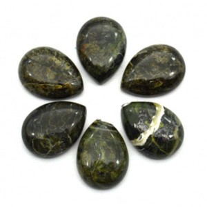 Кабошон из змеевика капля 15*20*6мм