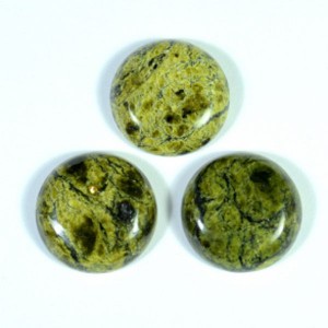 Кабошон из змеевика круг 20*20*6мм.