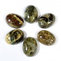 Кабошон из змеевика овал 12*16*5мм.