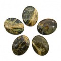 Кабошон из змеевика овал 30*40*6мм Кабошон из змеевика овал 30*40*6мм