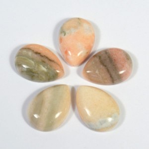 Кабошон из кальцита винного капля 13*18*5мм