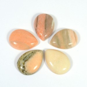 Кабошон из кальцита винного капля 18*25*5мм