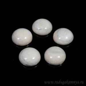 Кабошон из кальцита винного 12*12*5мм